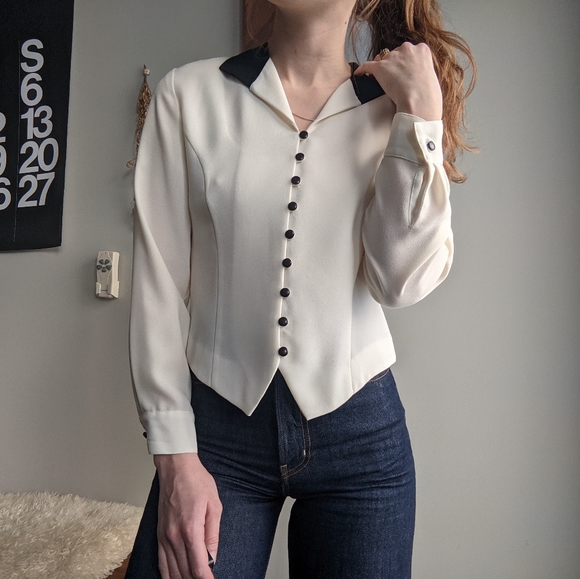 White Trailered Button-Down Collared Blouse - Picture 2 of 4